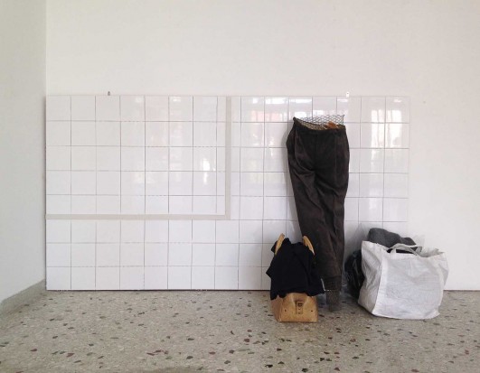 Art Facing the Ruins